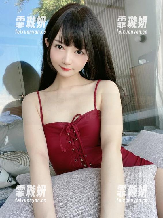 图包一打开，51酱的死库水让人不自觉地停住了哦，怪不得会刷屏。