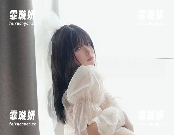 从网盘到心尖尖：K酱白丝兔女郎的撩人姿态一览无遗。