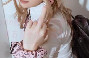 看，Quan冉有点饿的学姐在写真中，似乎有着不为人知的小叛逆