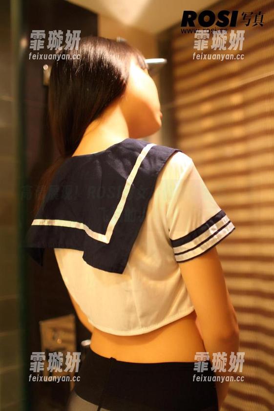 ROSI 高清展现!ROSI修女,仿佛前面有一只飞翔的小鸟。