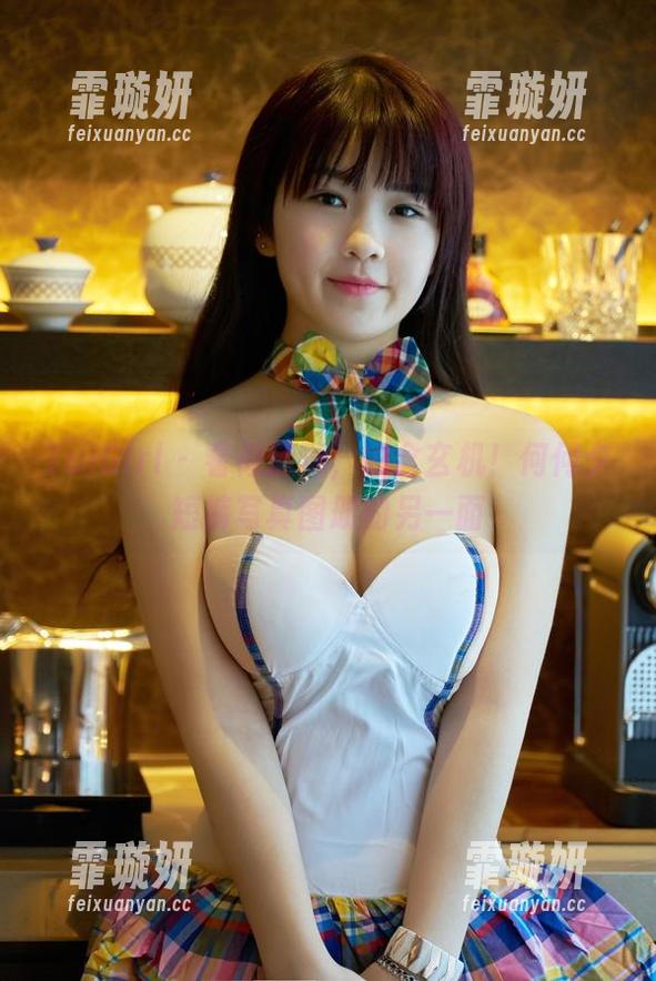 TuiGirl - 看似随意，内含玄机！何何夕短裤写真图册的另一面
