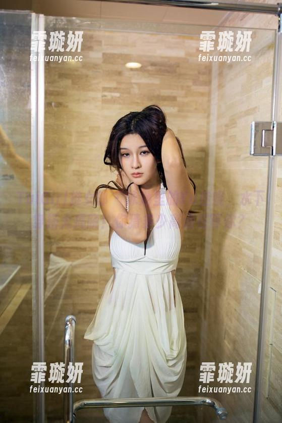 TuiGirl推女郎 - 泳池里的Yu佳妮，水下穿搭大揭晓！你猜多少高清在等你？