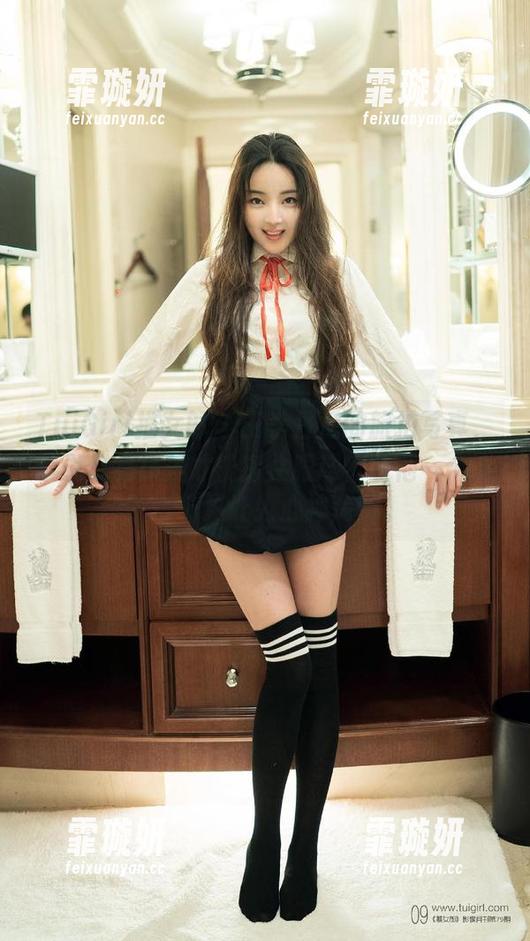 TuiGirl推女郎 - 王李丹尼的旅拍写真，谁说只有风景才能抓住眼球？看他一个人比远方更让人心神荡漾。