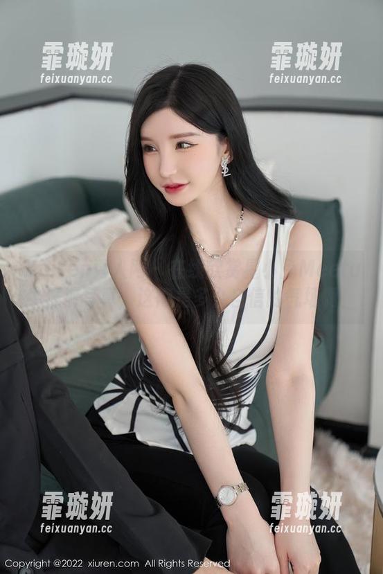 Xiuren秀人网-星小兔Meetu Xiuren秀人网 - 在线欣赏星小兔Meetu牛仔裤写真,这得是多么自信的气场啊!