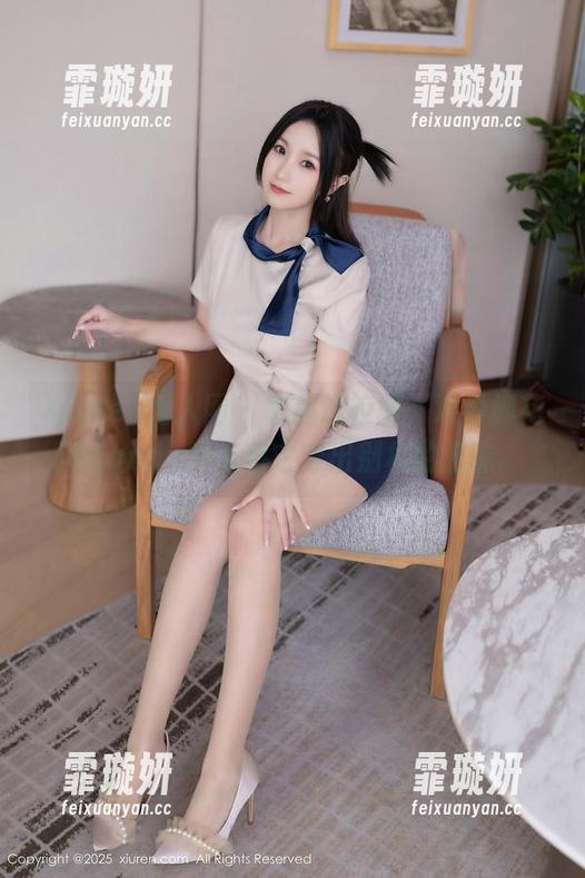 Xiuren秀人网 - 拿起这校服，观看棉花糖candy如何将它穿出别样的韵味。