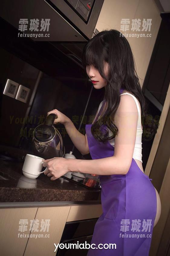 YouMi尤蜜荟 - 突如其来的合法萝莉教你如何当个不平凡的秘书，摄影集收好