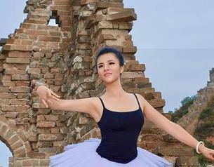 aiss - 欣杨的原图：这位女孩的姿势真让人想多看几眼。