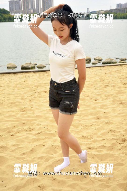 初夏女神 - 依依大人的丝袜图片，谁能拒绝这种资源呢？