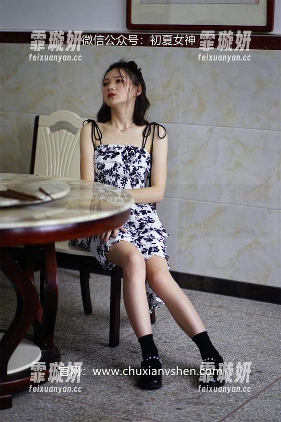 初夏女神 - 牛仔裤控必看，点点的免费写真撩动你的小心思！