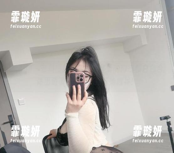 可爱的肉巴 微密圈 - 在美图的海洋里,可爱的肉巴和白色合体出道了,坐稳!我开始摇晃!