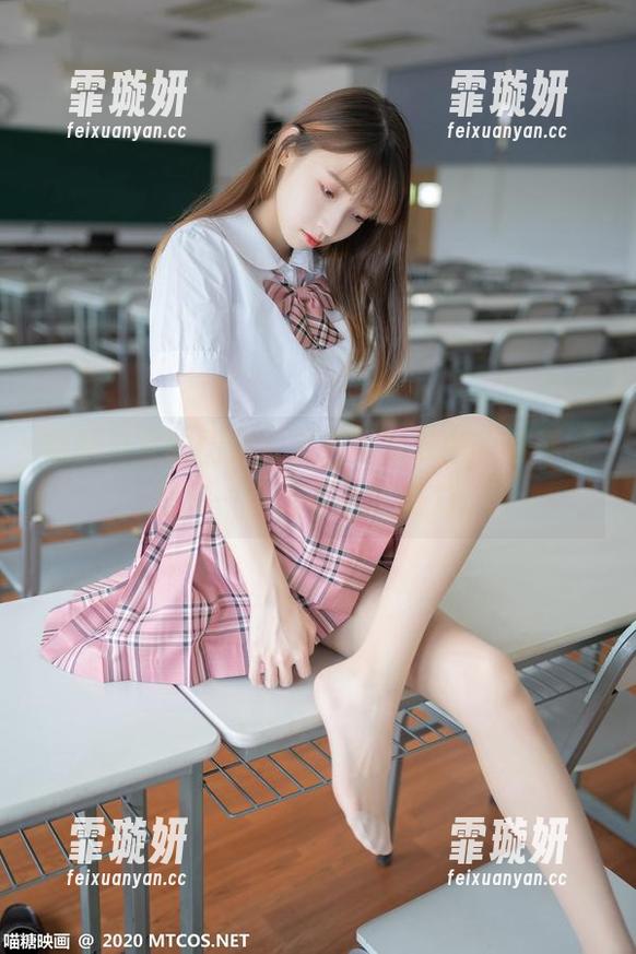 喵糖映画 制服少女的图集,来自喵糖映画,这画面里有一种说不出的魔力。