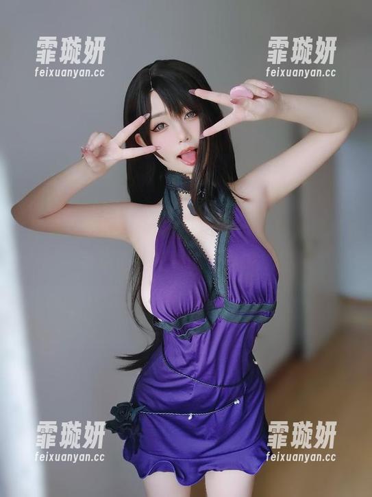 高清女主K与秋风的cos对话，最新穿搭带点倔强的秋意，真好玩！