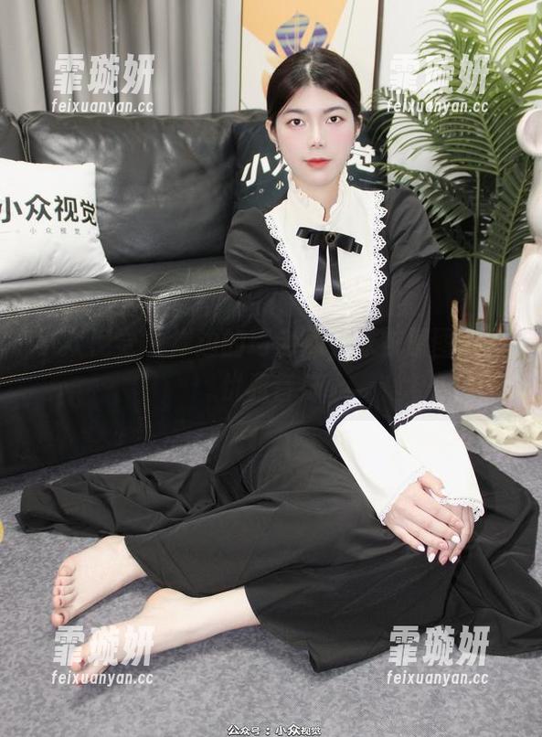 小众视觉 - 岸边的珂老师，泳衣原图奏响优雅音符