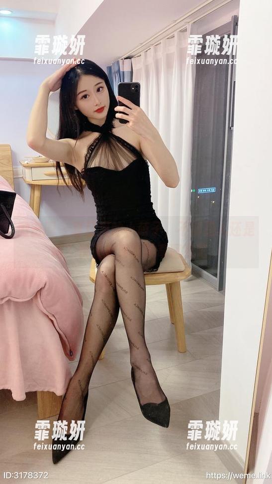 小萌子 微密圈 - 夏日里的小萌子,不知是人还是画?快来观看这神奇图包吧。