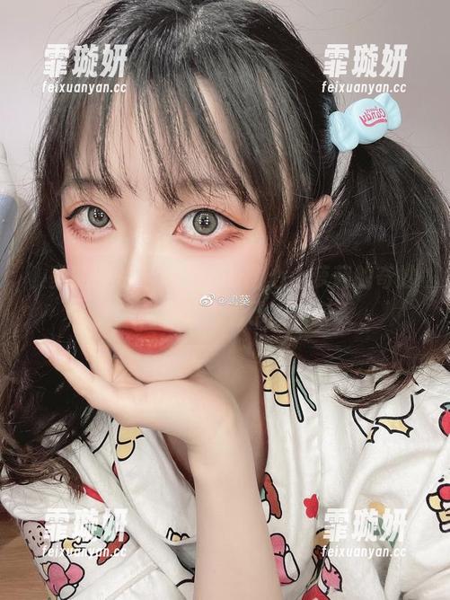 嶋葵的图片合集，涉及甜心小萝莉的奇妙之处，只知道看了难以言表