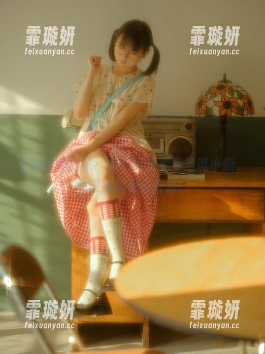 幼水铃衣 在线小鹿出没:幼水铃衣变身圣诞小鹿,快来捕捉那份萌趣!