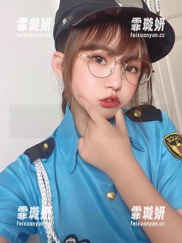 微密圈 - 福利编制：制服加黑丝=张思允的完美写真！