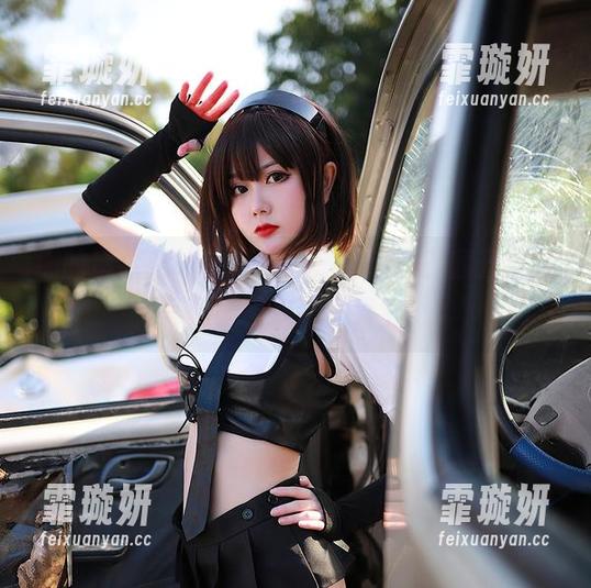 您的蛋蛋和礼服，难道是新潮流？翻开这波写真，咱来研究研究。