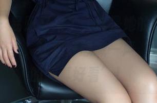 推女郎 - 易阳又来了，这是她的‘原图’！丝袜分享，让我好想喊一声‘姐姐，你的腿真好看’！