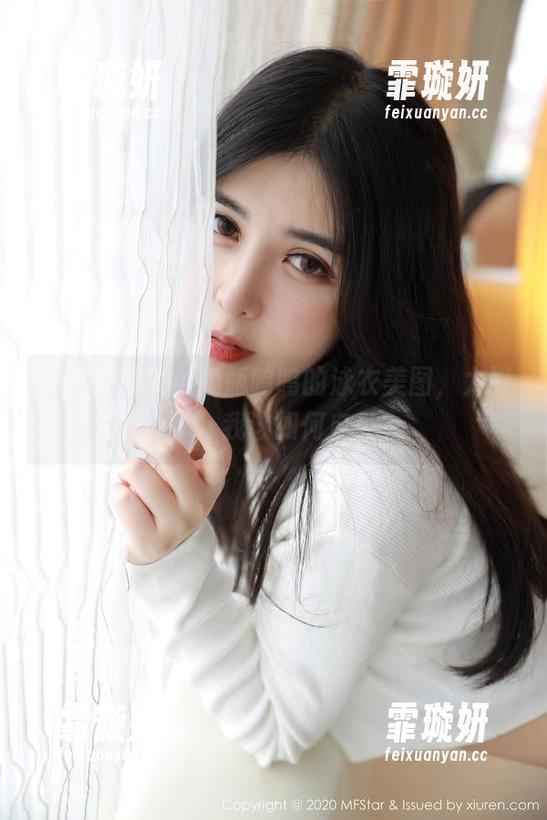 模范学院 - 小奶瓶呜呜的泳衣美图，太好看了，我该如何自处？