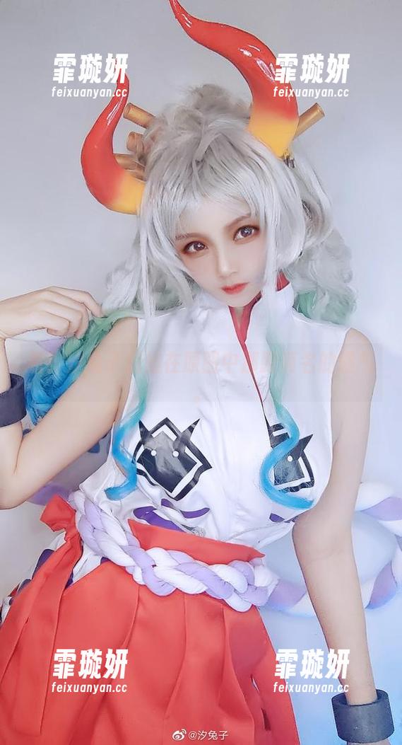 汐兔子 看!汐兔子姐姐在原图中那股莫名的霸气。