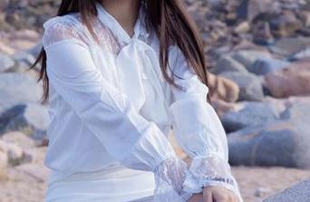 物恋传媒 - 浴缸里的佳琪，像极了沐浴的梦境。赶快下载吧，再不下载就晚了。
