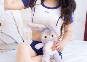 物恋传媒 - 小晴的网盘里藏着“女友”的搞怪自由姿态
