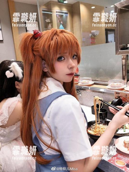 特软儿Sona 更新!特软儿Sona的套装,相信我,穿上不会后悔的!