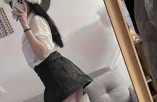 微密圈 - “玫桃泡芙”的新经济模式：金发妹妹高清图包，下载的人排队都没空说话！