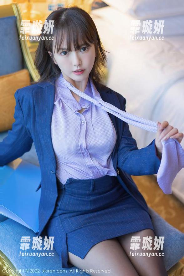 秀人网-卓君Jeanes 秀人网 - 精选!卓君Jeanes的教室,晒暖阳和旧课本里的故事