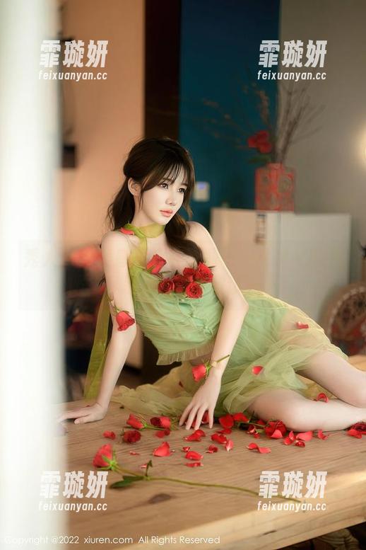 秀人网-林文文 秀人网 - 美感不止在原图——林文文的礼服,真忍不住想亲自试一下!