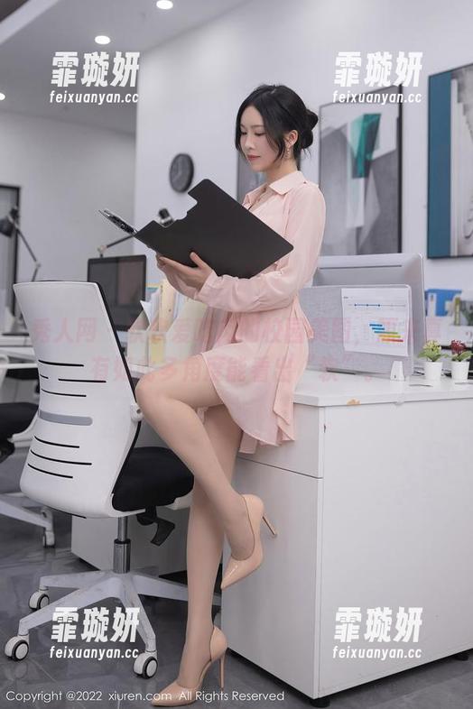 秀人网-软软爱吃肉 秀人网 - 软软爱吃肉的校园美图,原来真有如此多角度能看出“软”。