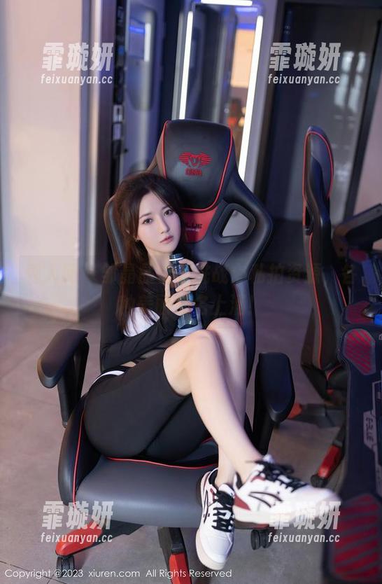 秀人网-邹晶晶 秀人网 - 邹晶晶白丝挑战:私拍资源,各种美丽莫名上涌!
