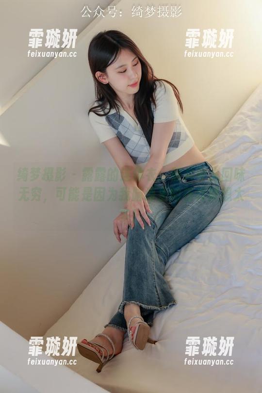 绮梦摄影 - 露露的连体衣：照片令人回味无穷，可能是因为我脑海里的花样联想太多！