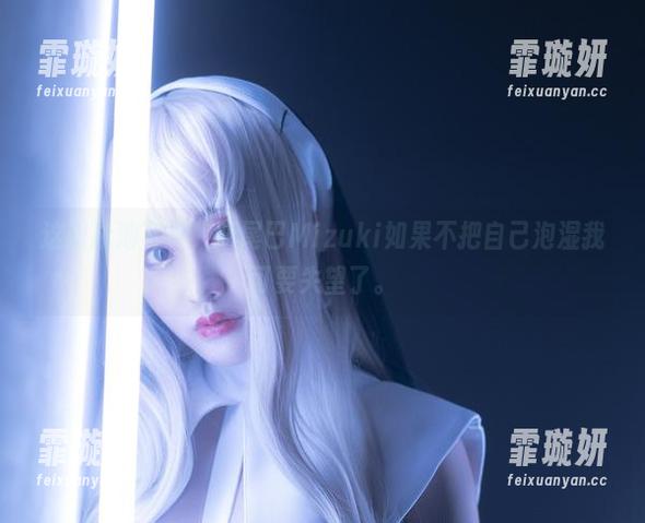 这组泳池写真，脱尾巴Mizuki如果不把自己泡湿我可要失望了。