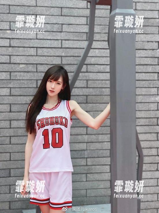 腐团儿Ikaros 腐团儿Ikaros的浴缸奇遇记:私拍合集,大胆的水花,飞溅的创意!