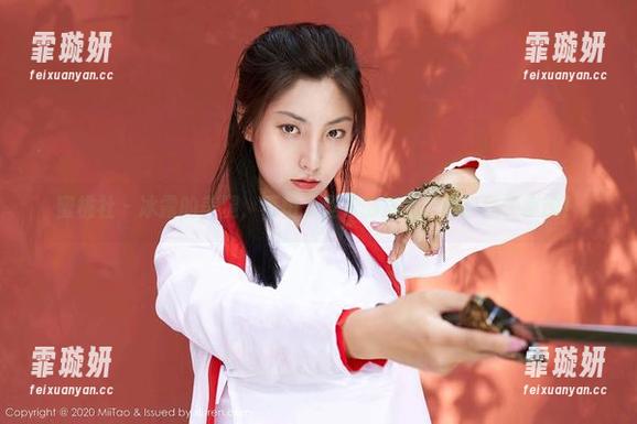 蜜桃社 - 冰露的美腿，不怕无圣光的洗礼，图包随便拿嘛！