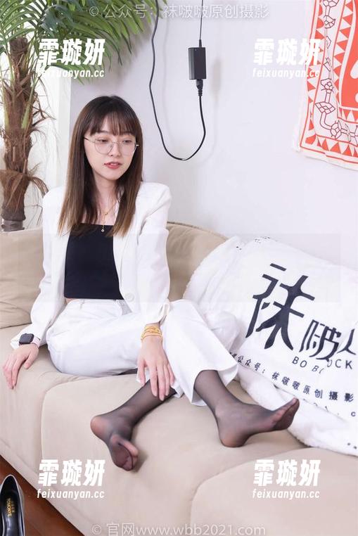 袜啵啵-小淳 袜啵啵 - 分享小淳的肉丝奇谈:写真集如风,快来一睹风采!