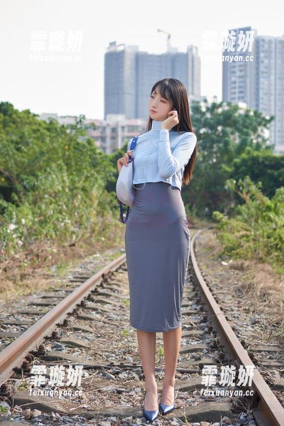 西瓜少女 高清览,西瓜少女在JK格子裙中的无辜样子,真让人心头一紧。