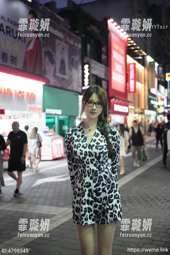 轩子巨2兔 微密圈 - 摆个Pose!轩子巨2兔的酒红礼服,高清写真证实:可爱与优雅原本是一对!