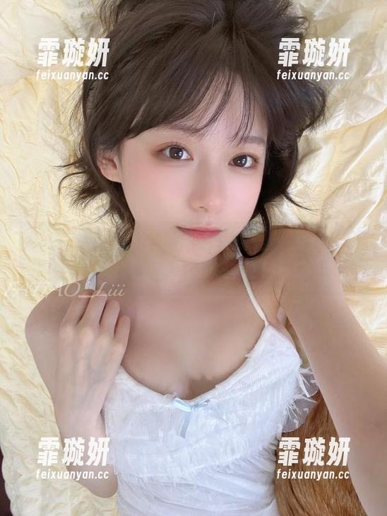 当迷之呆梨的裸足碰到相机——我只能说，自己也想脱掉鞋！