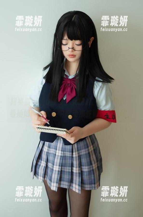 阿寨寨ninja接受少女挑战，图集更新，看她如何在镜头中舞动那些愉悦的氛围。