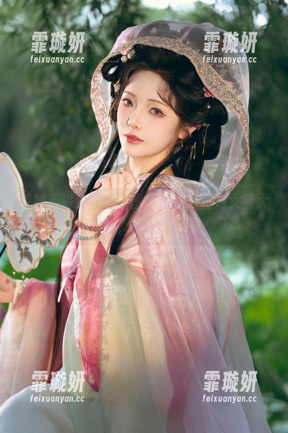 雯妹不讲道理 雯妹不讲道理的新图集放送,三月女警大礼包,来瞧瞧吧!