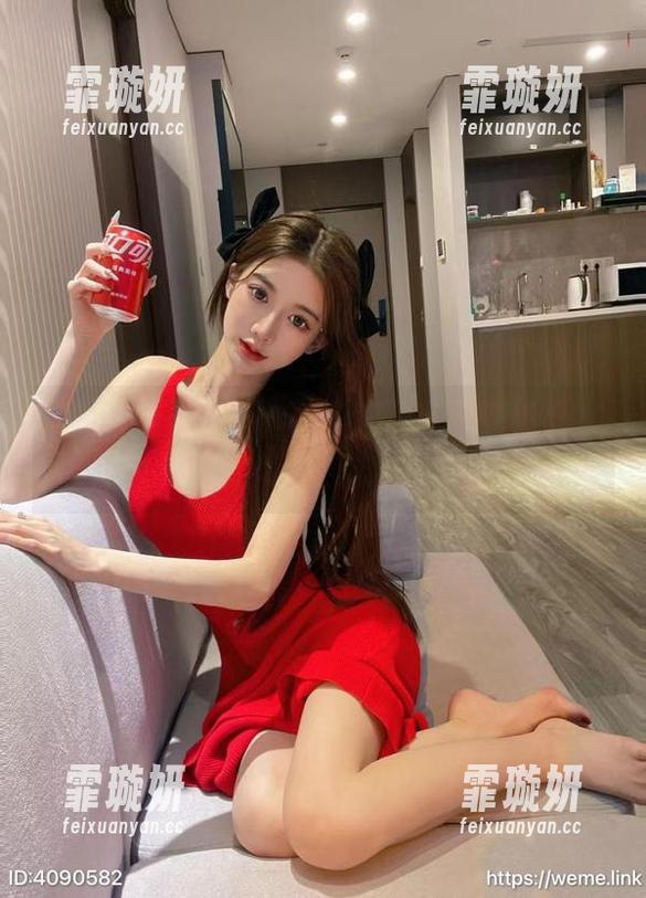 微密圈 - 黎允熙baby的职业装，老板也是艳光四射，无圣光图集走起来！